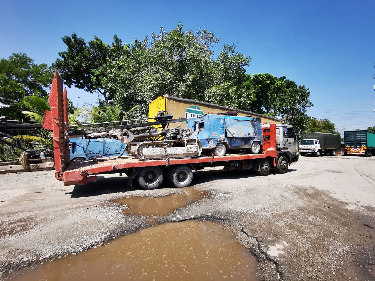 Crawler drilling equipment prepared for mobilisation